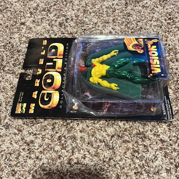 Marvel's Gold Collector's Edition Vision Action Figure Toy Biz 1997. NIB. - Picture 4 of 6